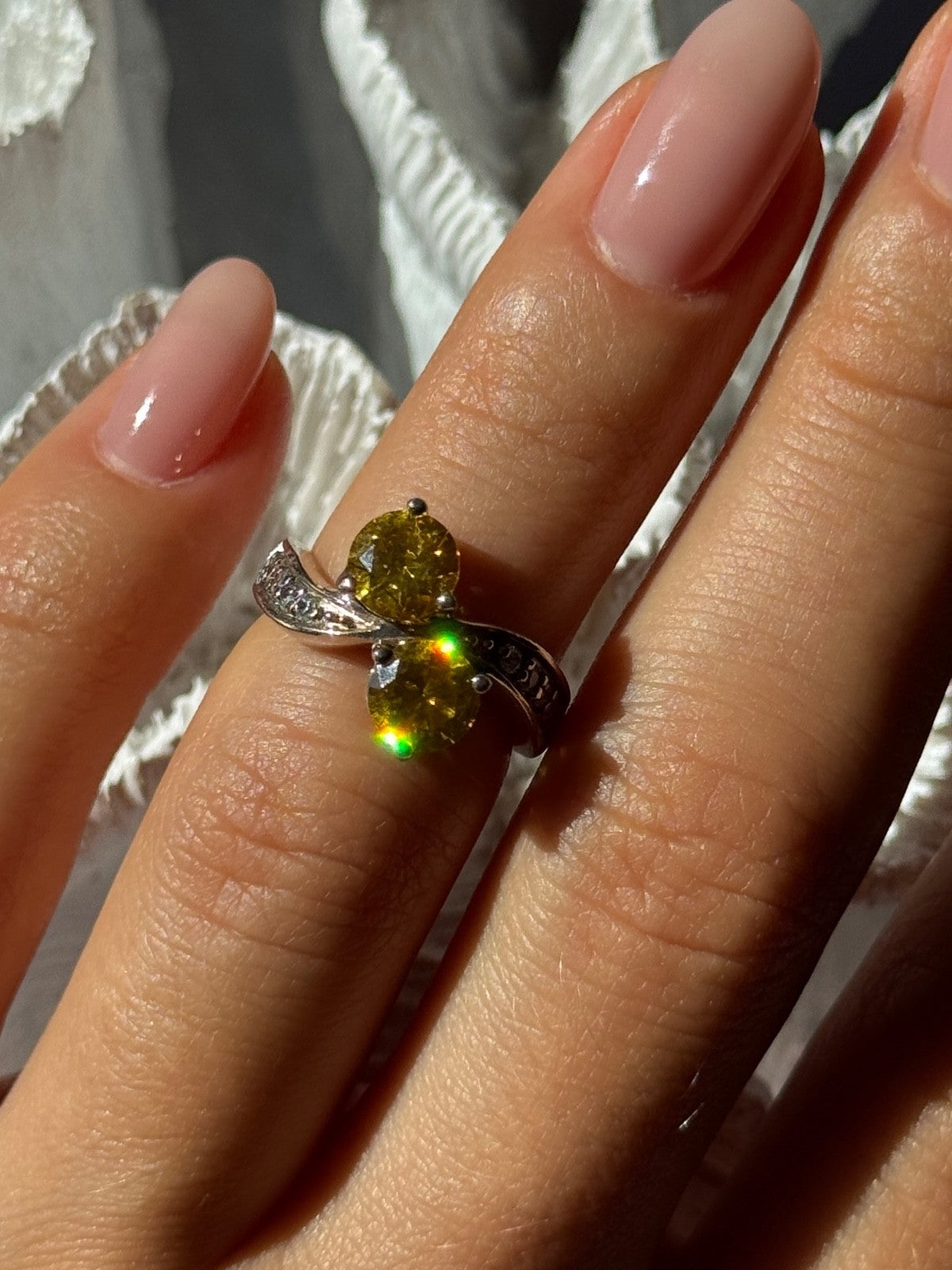 Shiny 925 Sterling Silver Cz Ring Size 4.5