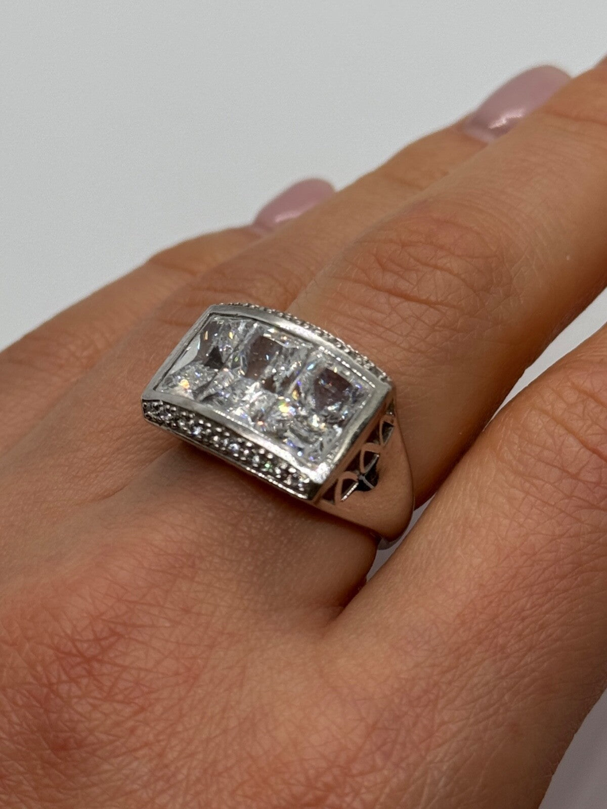 925 Sterling Silver CZ Ring Size 7