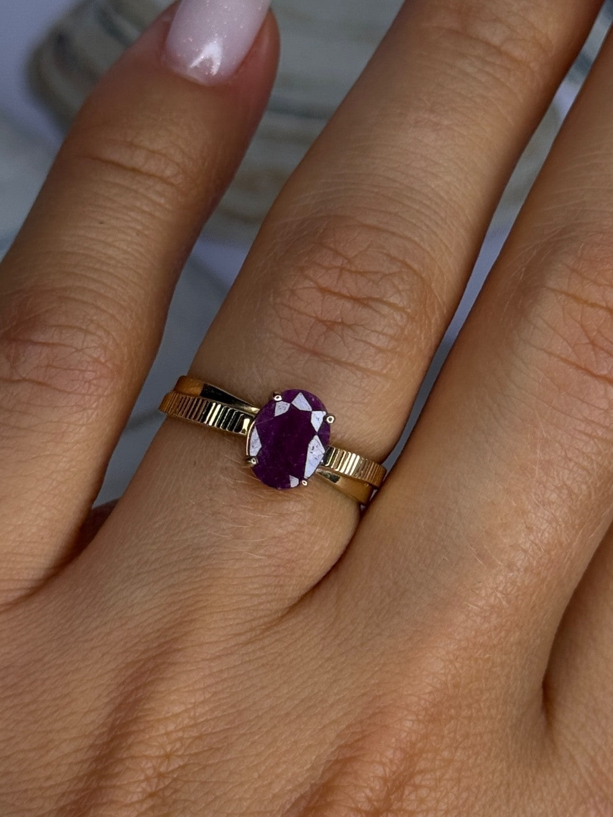 Elegant 10K Yellow Gold Ruby Ring Size 7