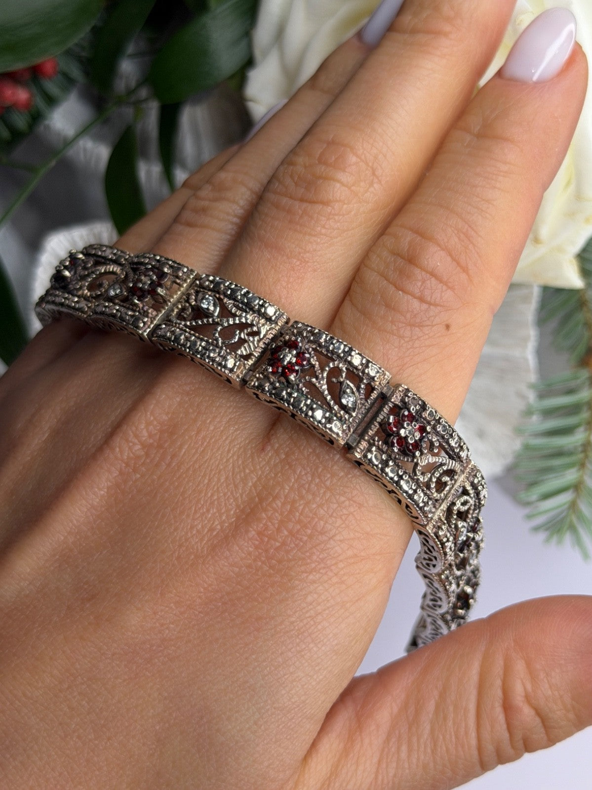 925 Sterling Silver Garnet & Beryl Flowers Bracelet Size 7