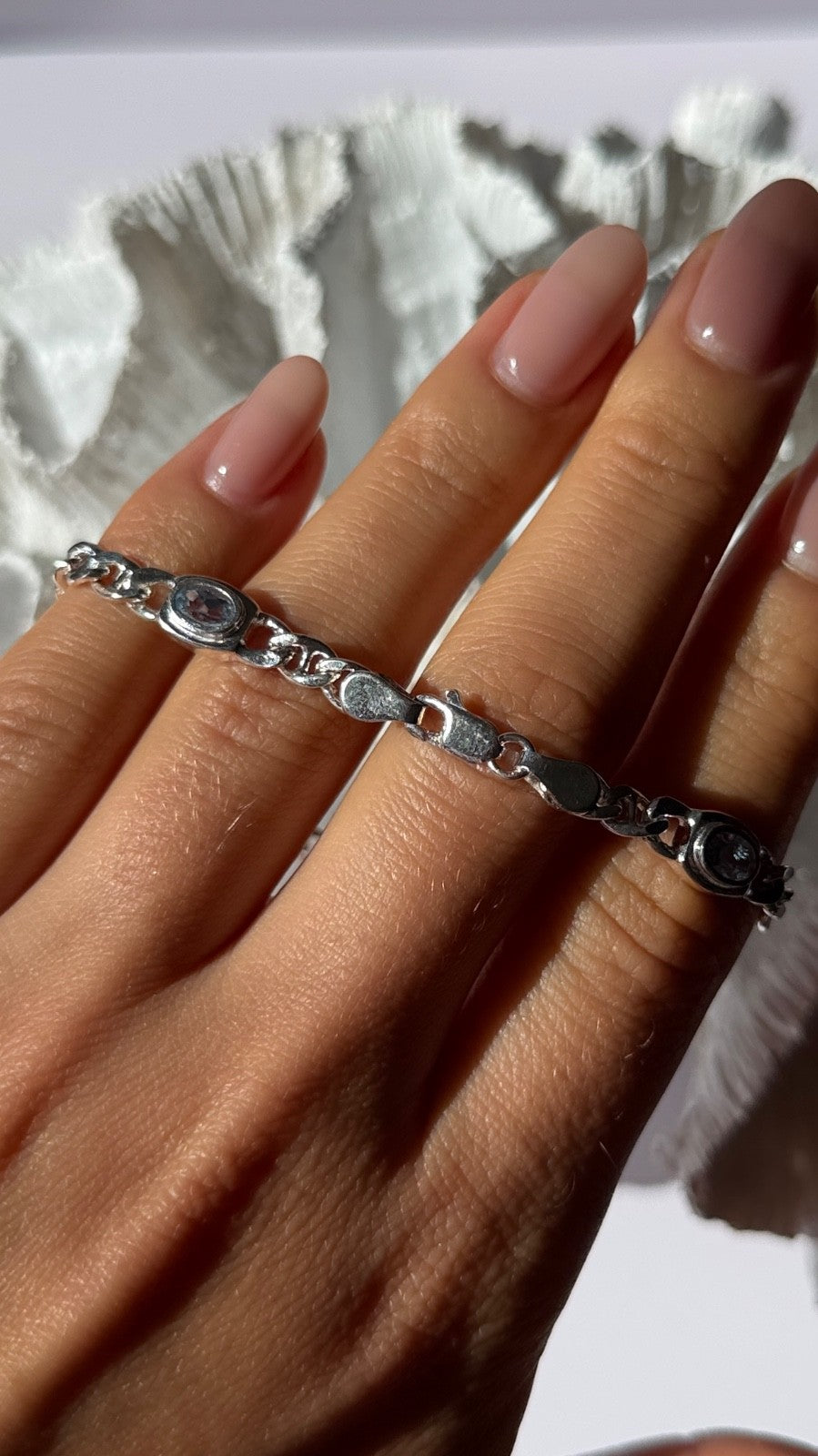 Beautiful 925 Sterling Silver Blue Topaz Bracelet Length 7.5
