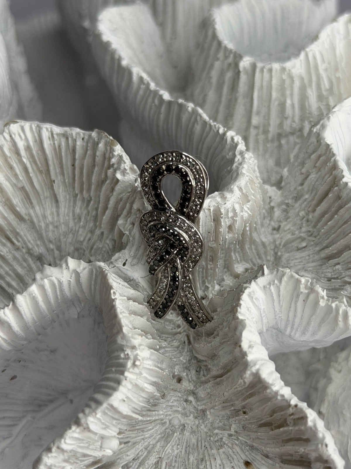 10K White Gold White & Black Diamonds Pendant