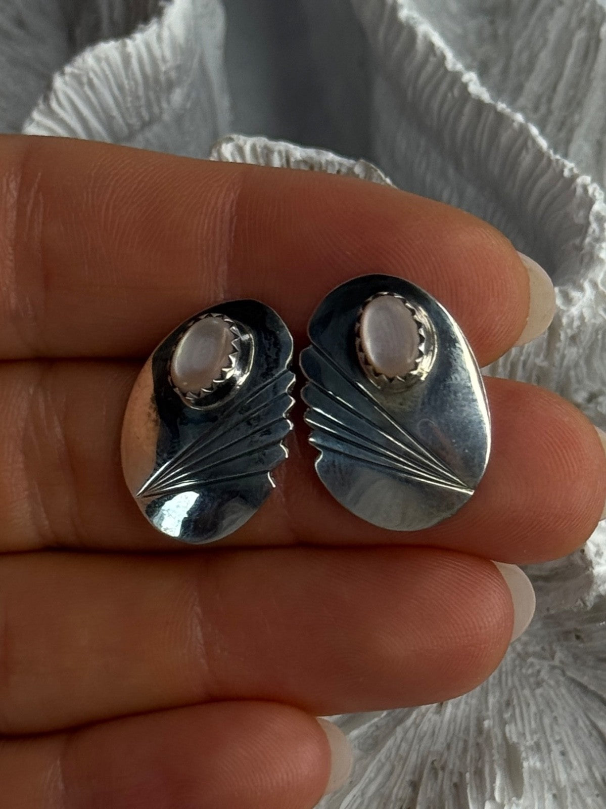 Vintage 925 Sterling Silver Pink Abalone Earrings Length 0.80 Inch