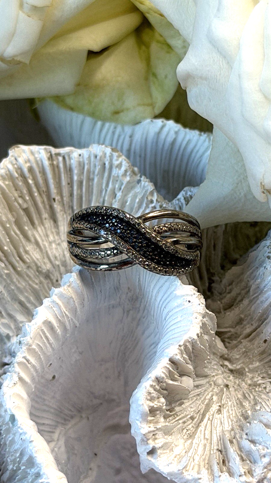 Elegant 925 Sterling Silver Infinity Tiny Diamonds Ring Size 8