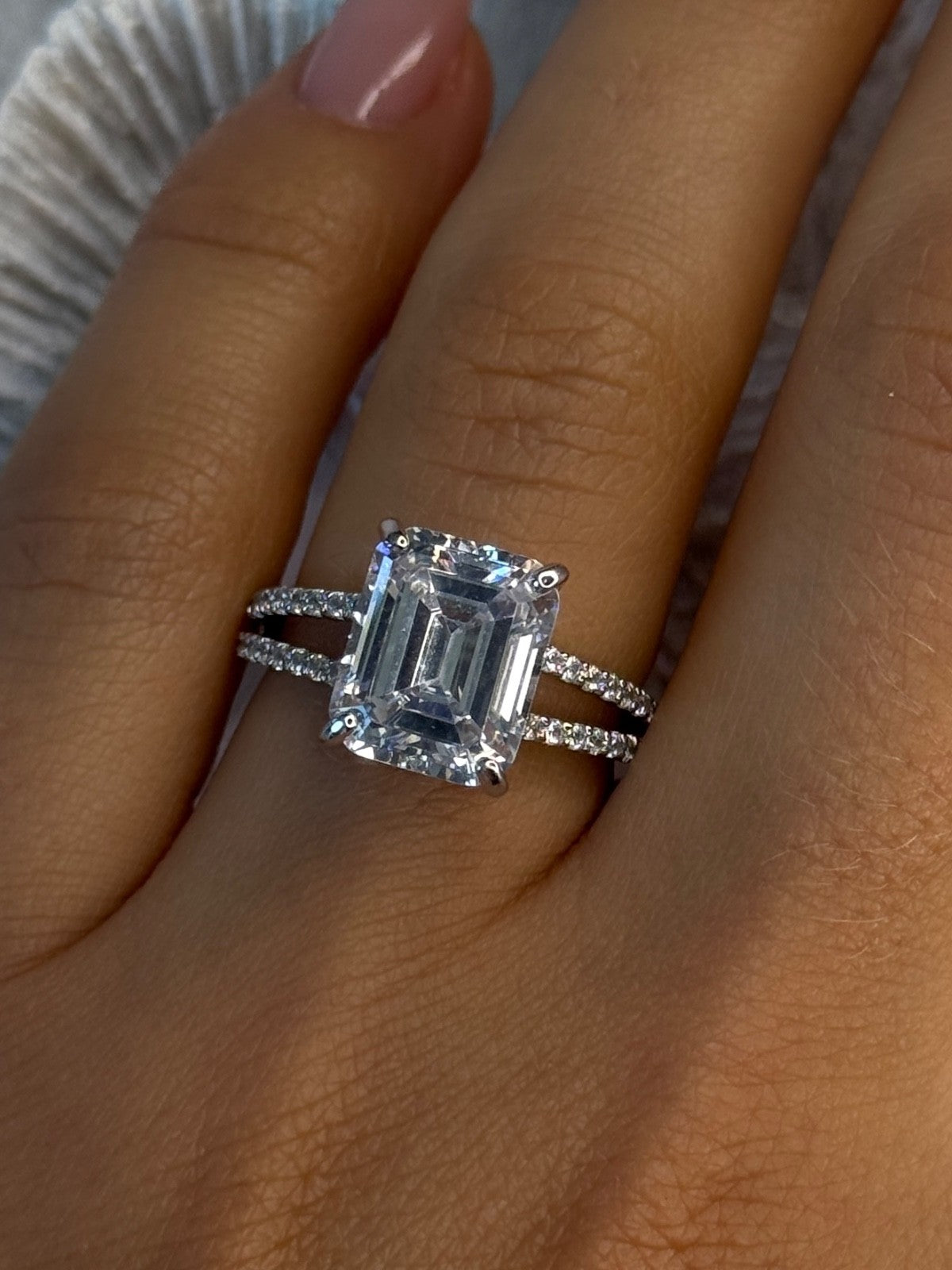 Beautiful 925 Sterling Silver Cz Ring Size 7