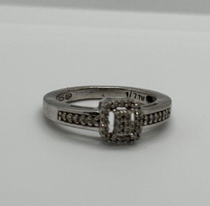 925 Sterling Silver White Sapphire Ring Size 6