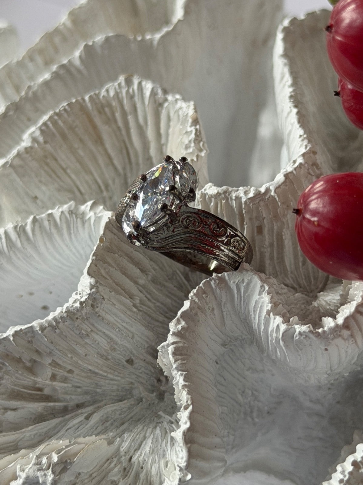Vintage 925 Sterling Silver Cz Ring Size 7.5