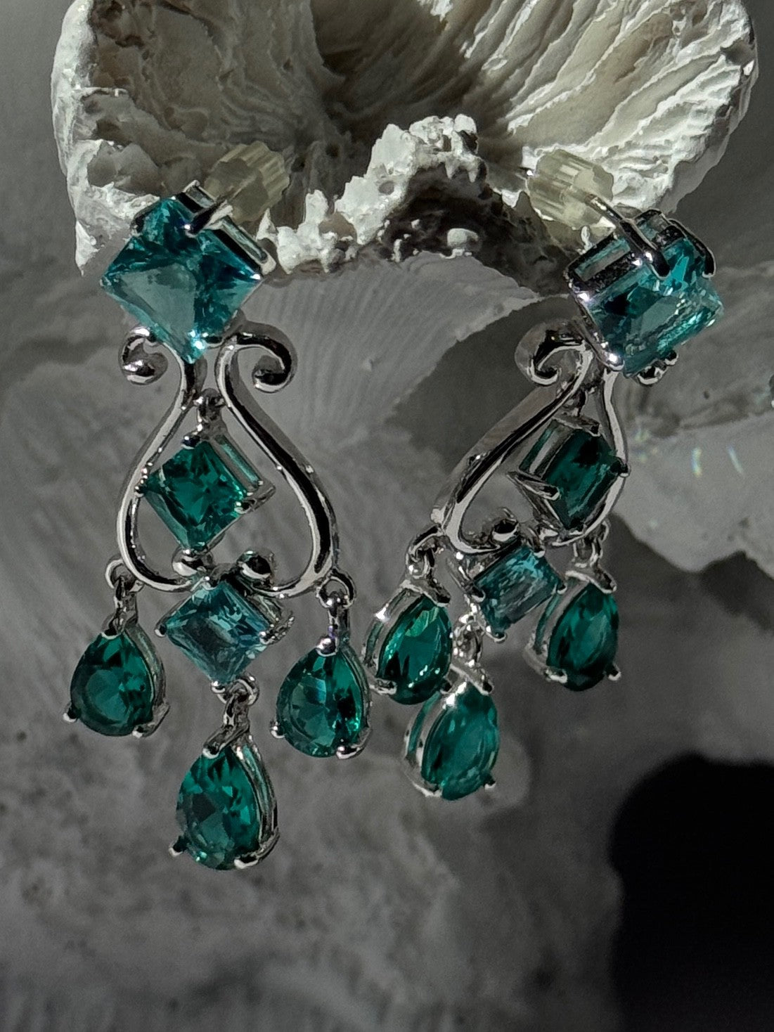 Shiny 925 Sterling Silver Aquamarine & Emerald Earrings
