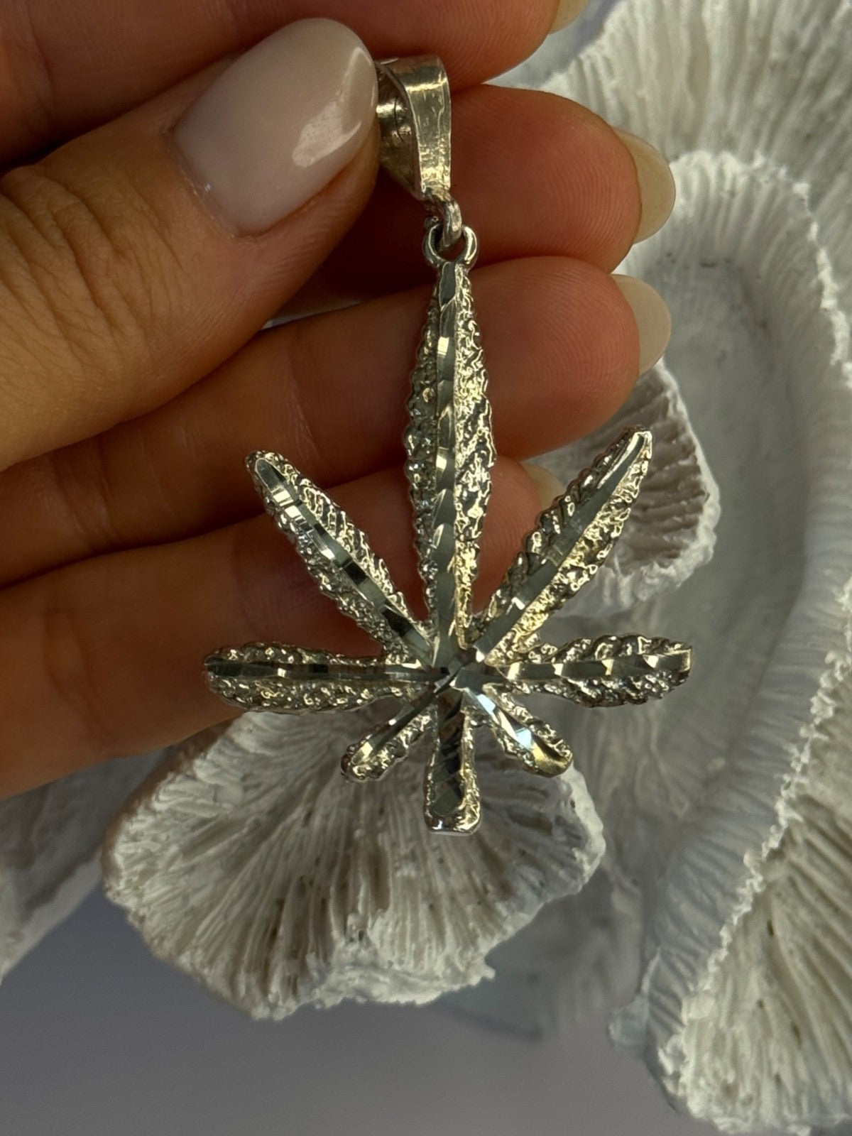 925 Sterling Silver Leaf Pendant Length 2.40 Inch