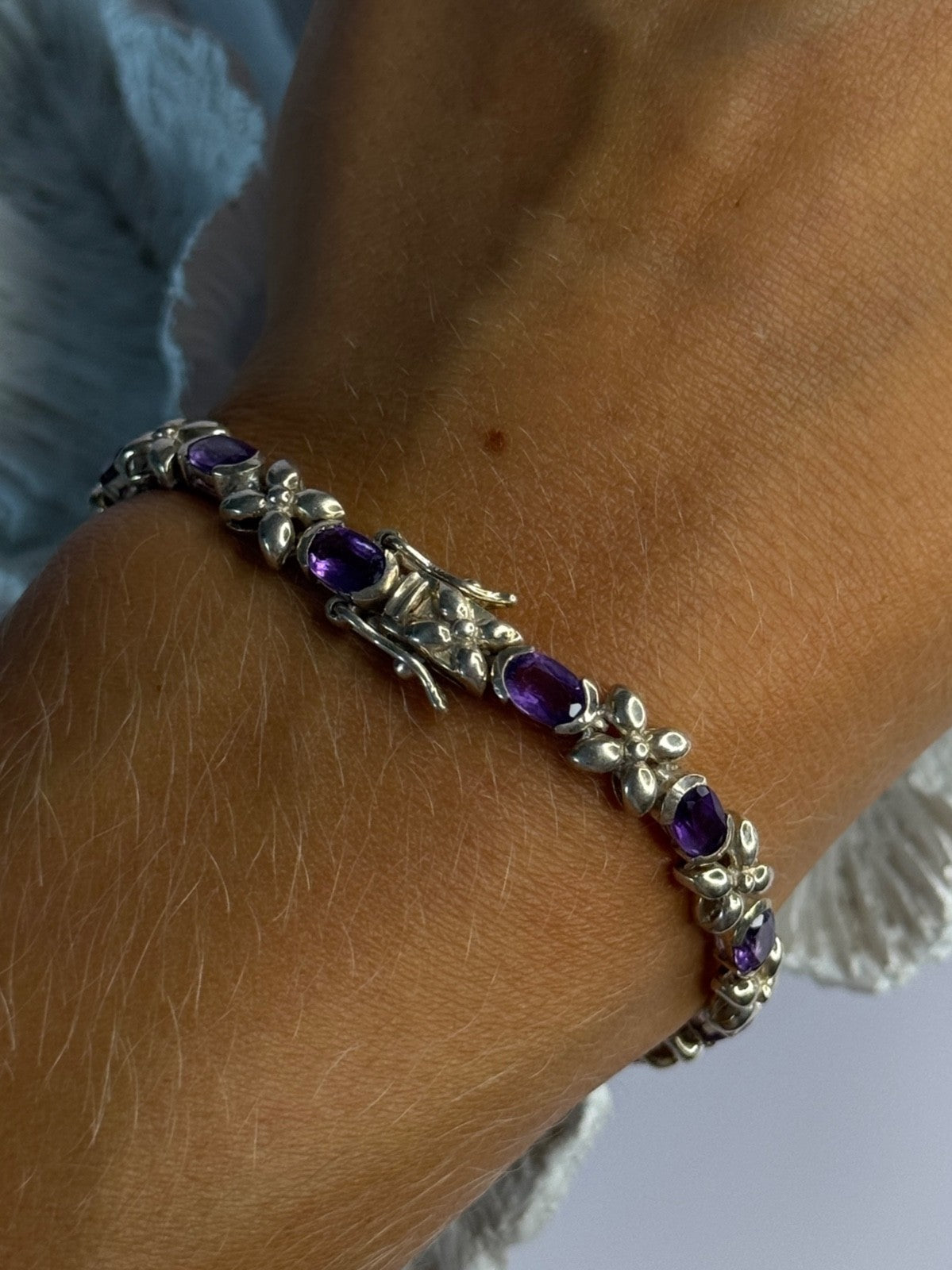 Lovely 925 Sterling Silver Amethyst Bracelet Length 7