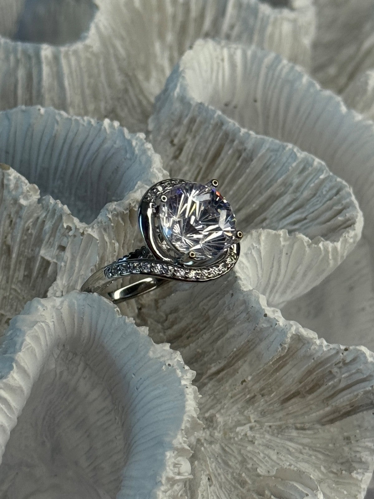 Shiny 925 Sterling Silver Cz Ring Size 8