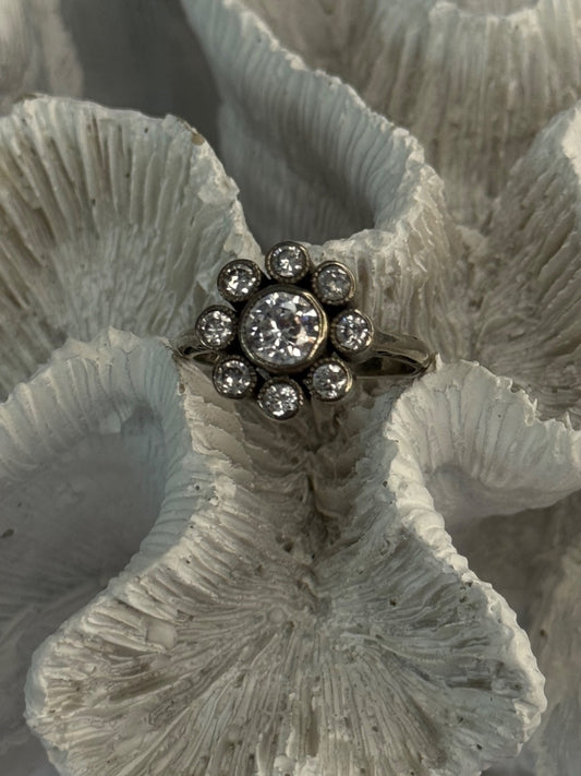 925 Sterling Silver CZ Flower Ring Size 9