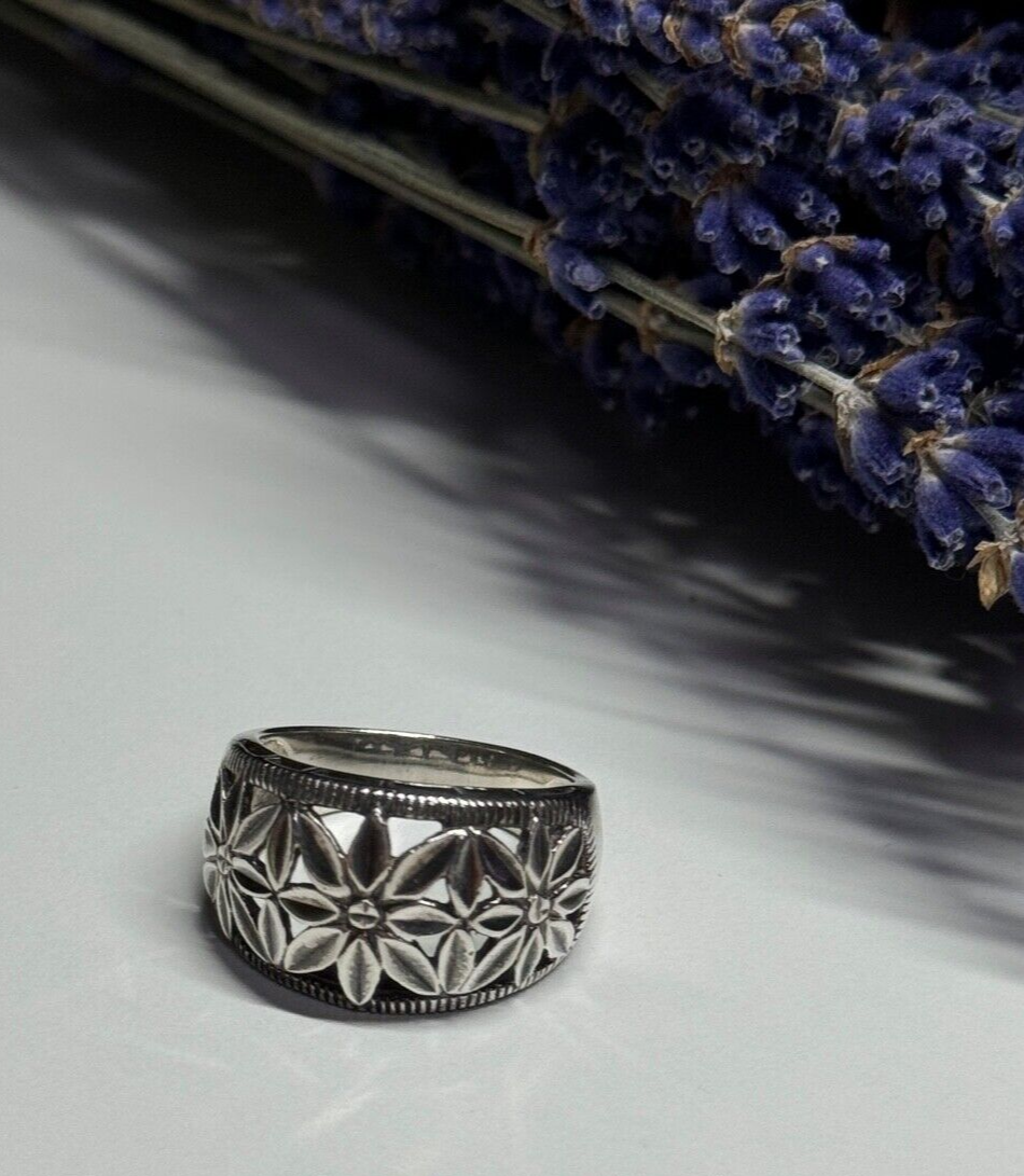 925 Sterling Silver Ring Size 7