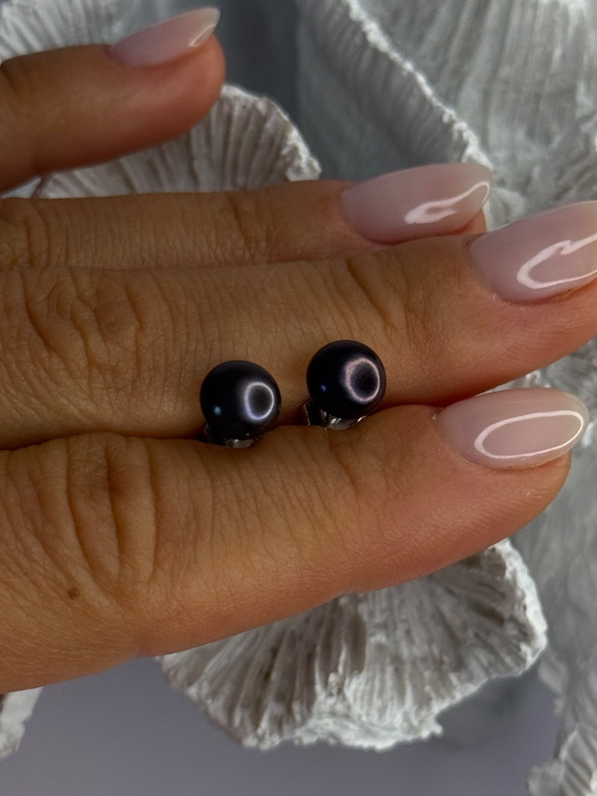 925 Sterling Silver Black Pearl Earrings Length 0.30 Inch