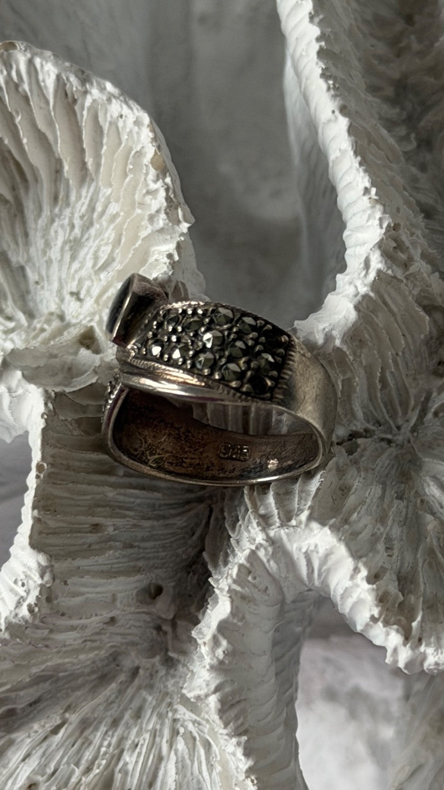 Vintage 925 Sterling Silver Onyx Marcasite Ring Size 5.5