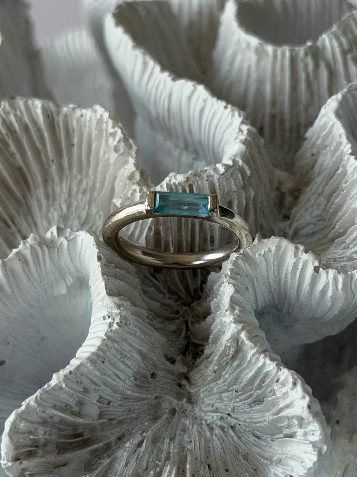 925 Sterling Silver Blue Topaz Ring Size 5.5