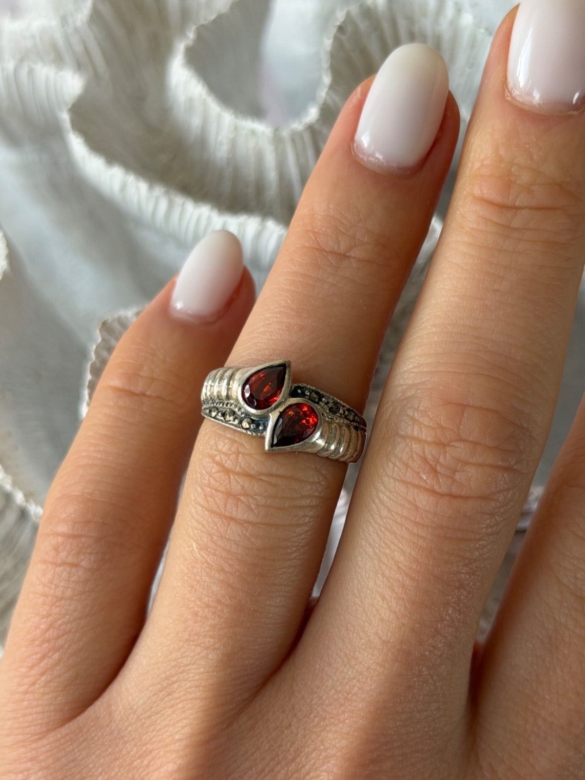 Vintage 925 Sterling Silver Garnet & Marcasite Ring Size 6