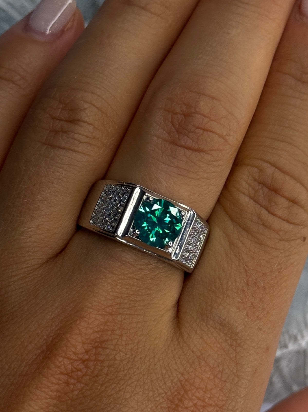 Mens 925 Sterling Silver CZ Ring Sizable 9