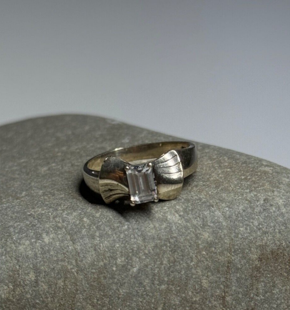 925 Sterling Silver Beryl Bow Ring Size 6