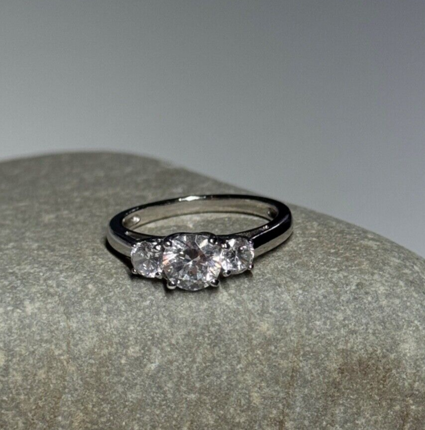 925 Sterling Silver CZ Ring Size 6.5