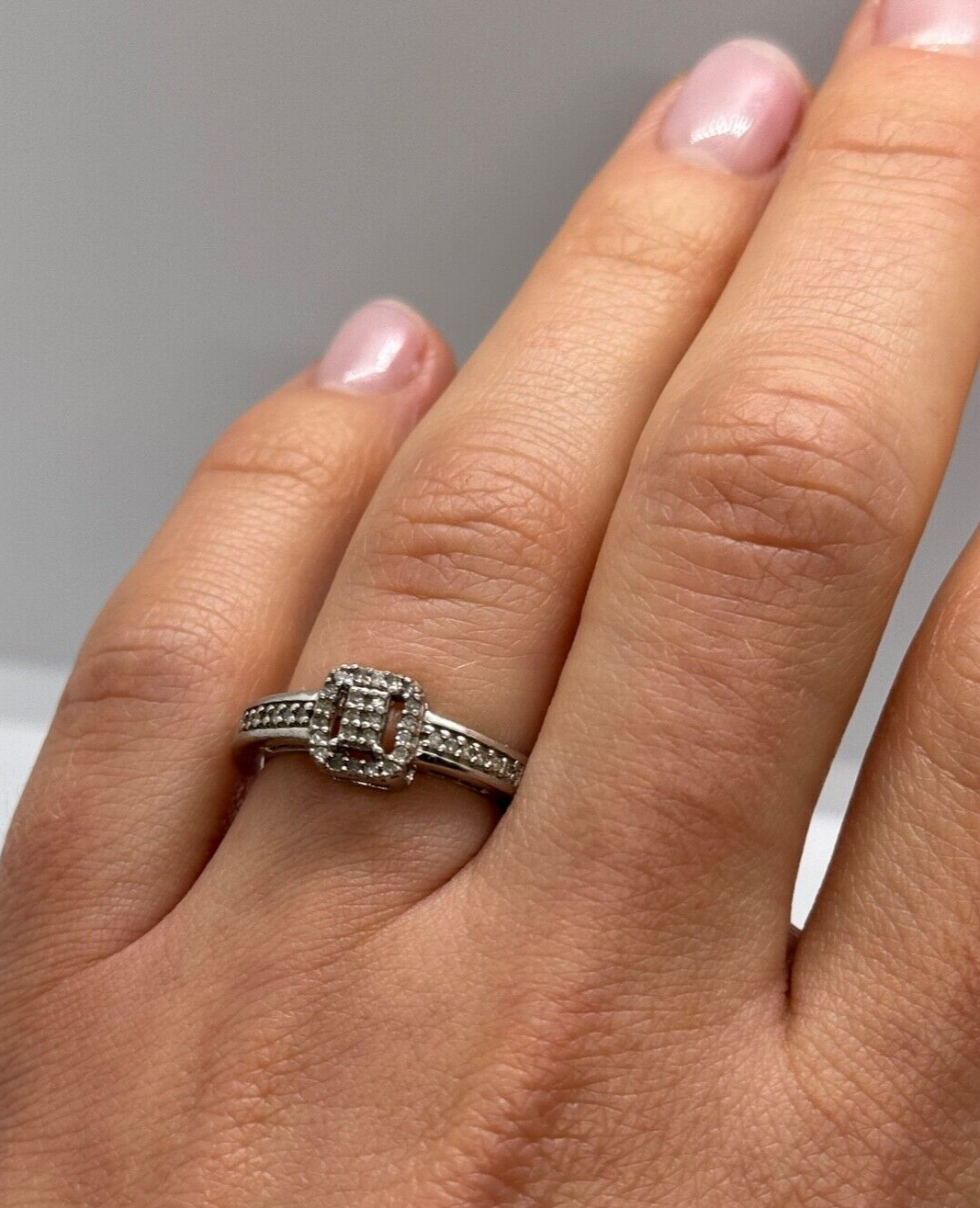 925 Sterling Silver White Sapphire Ring Size 6