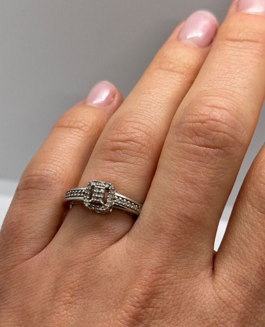 925 Sterling Silver White Sapphire Ring Size 6
