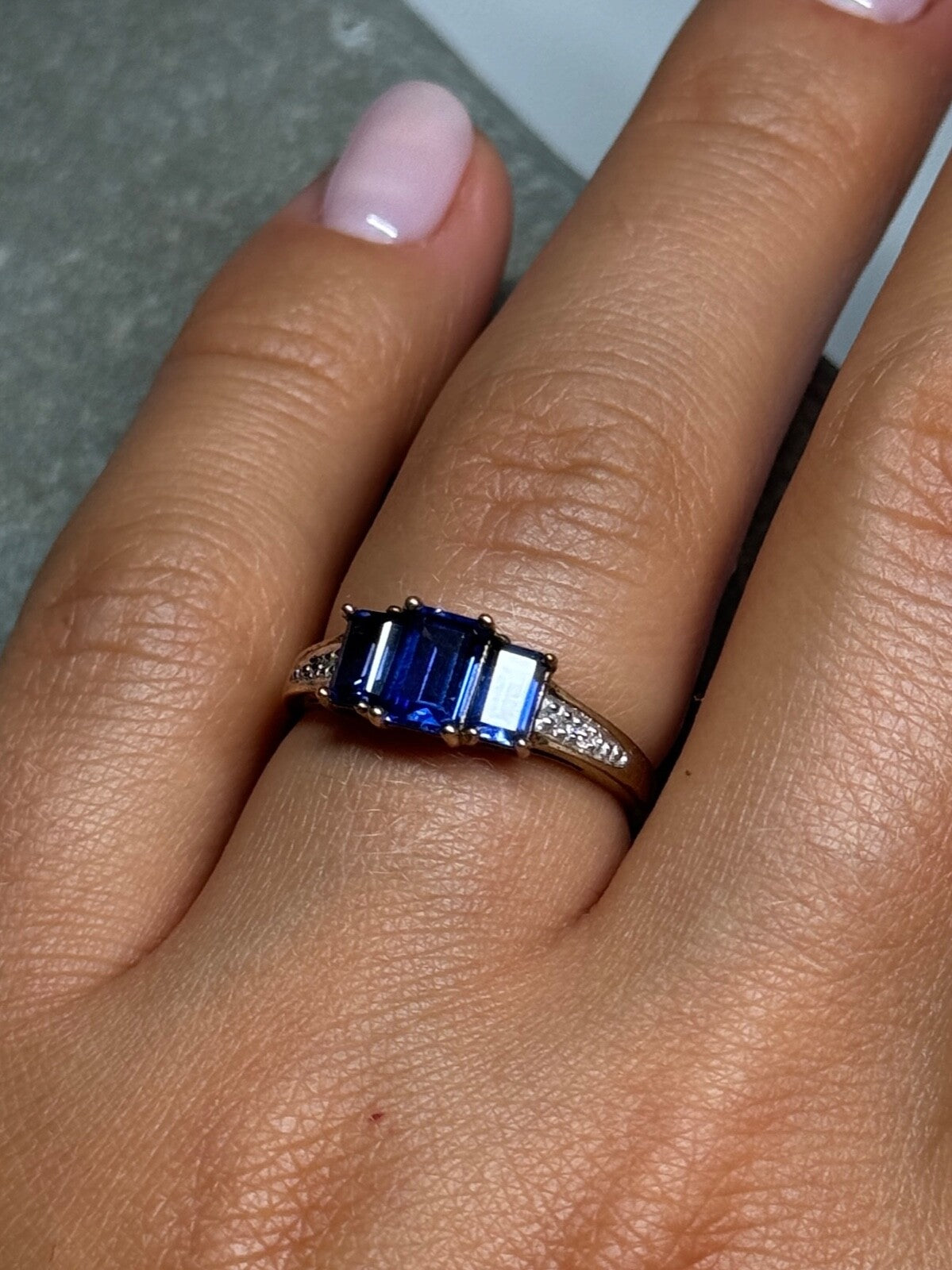 10K Yellow Gold Sapphire & Diamonds Ring Size 6