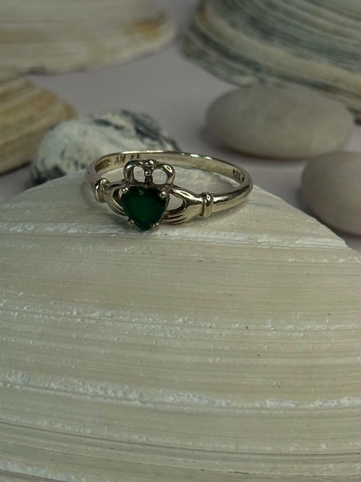 Beautiful Design 925 Sterling Silver Emerald Heart Ring Size 11