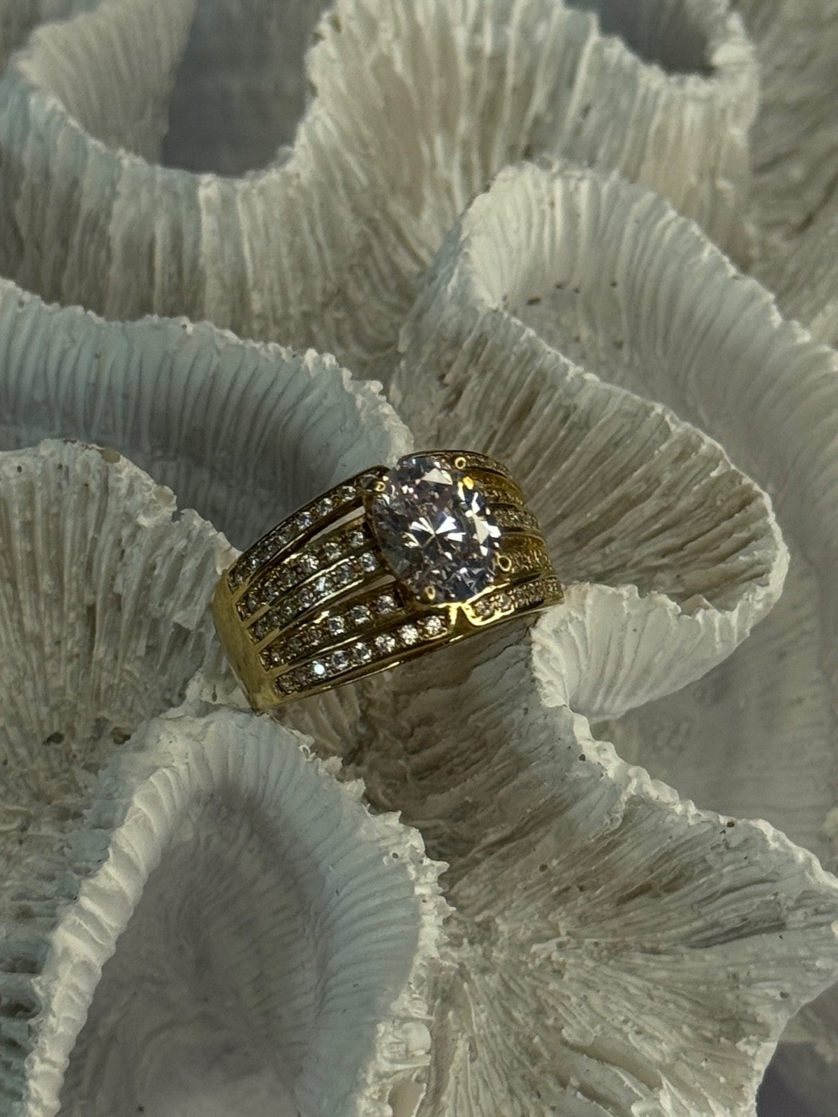 Beautiful 925 Sterling Silver Gold Plated CZ Ring Size 9