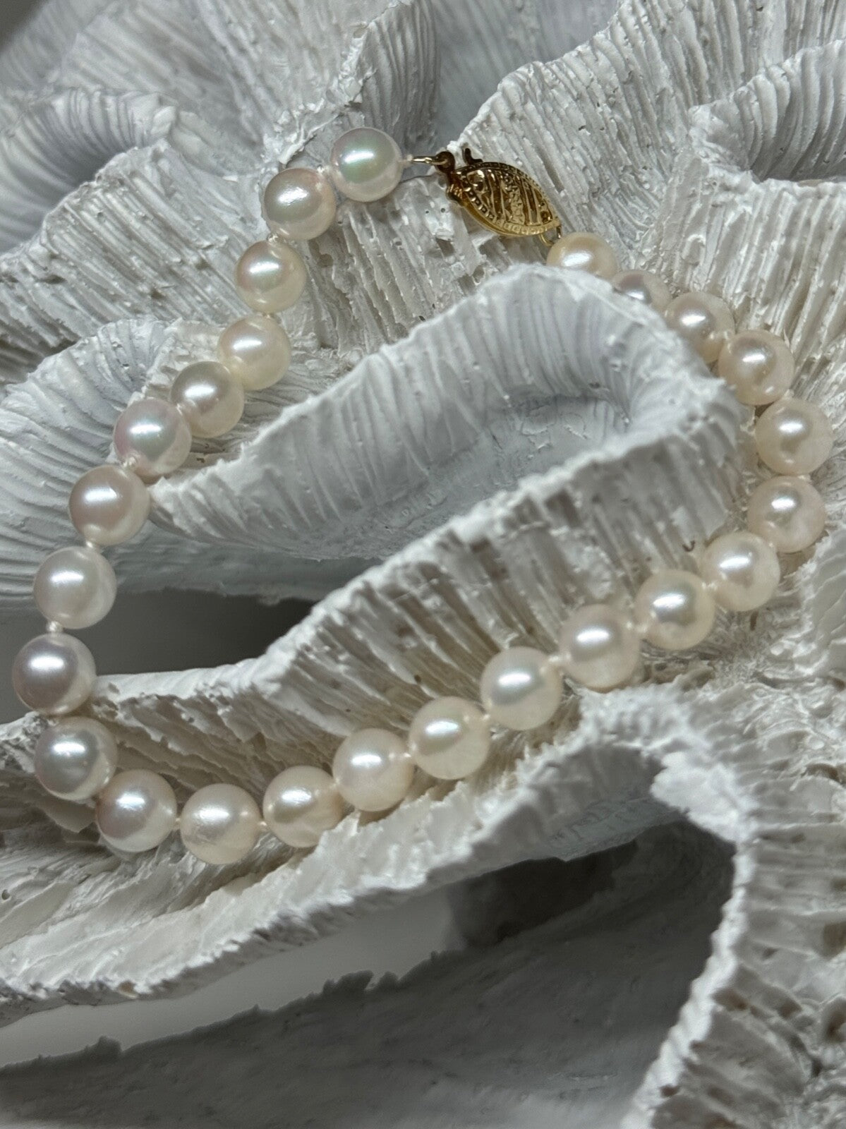 14K Yellow Gold Clasp Fresh Water Pearl Bracelet 7 Inch