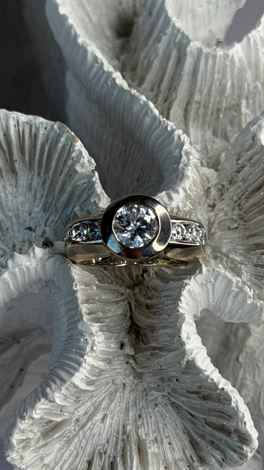 Elegant 925 Sterling Silver Cz Ring Size 8