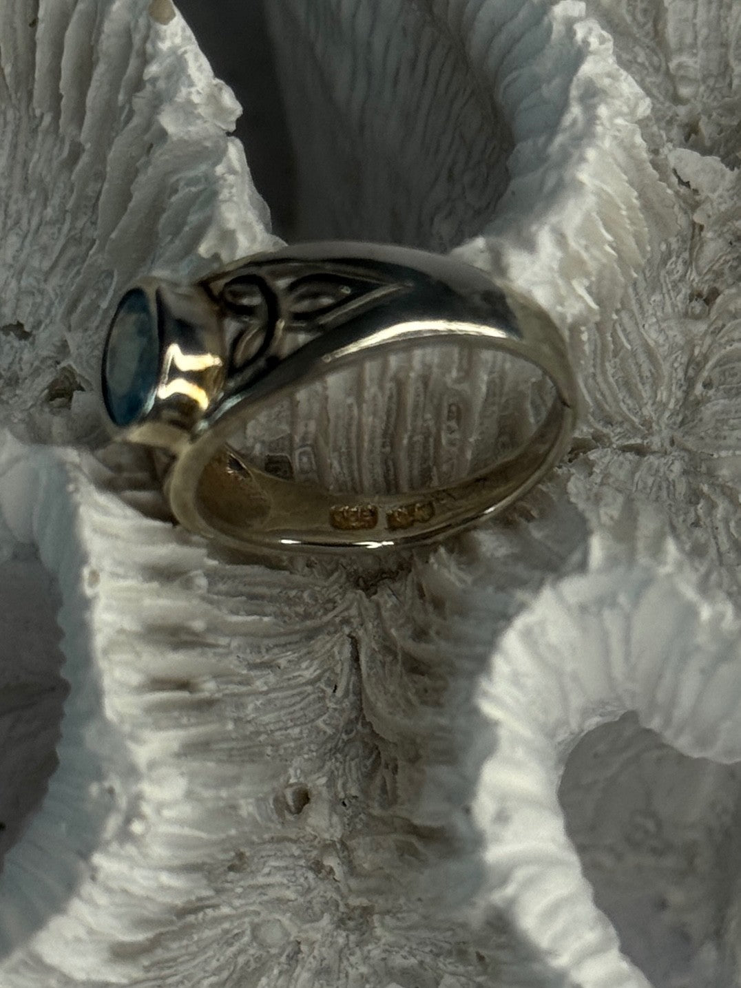 925 Sterling Silver Blue Topaz Ring Size 6