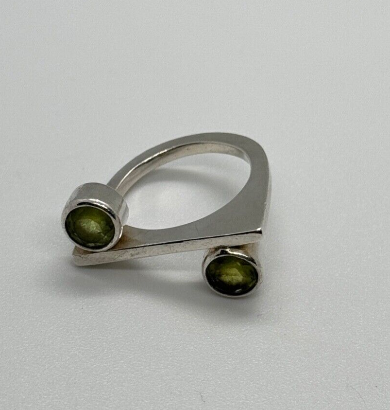 925 STERLING SILVER PERIDOT RING SIZE 5.5