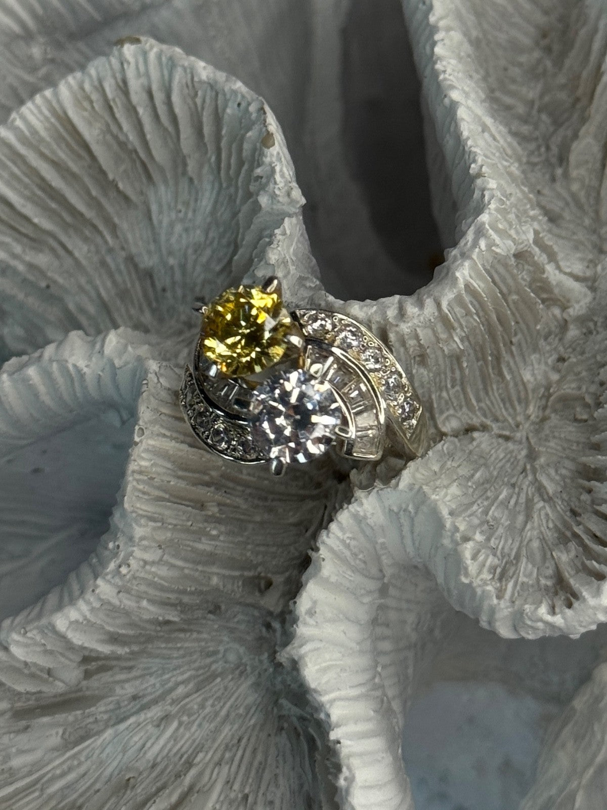925 Sterling Silver Yellow & White Cz Ring Size 6