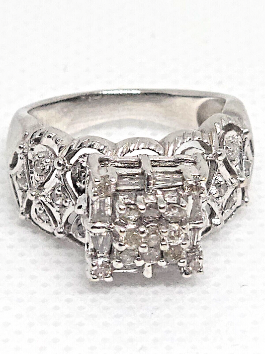 14K White Gold & Diamonds 0.5Ct Ring Size 4