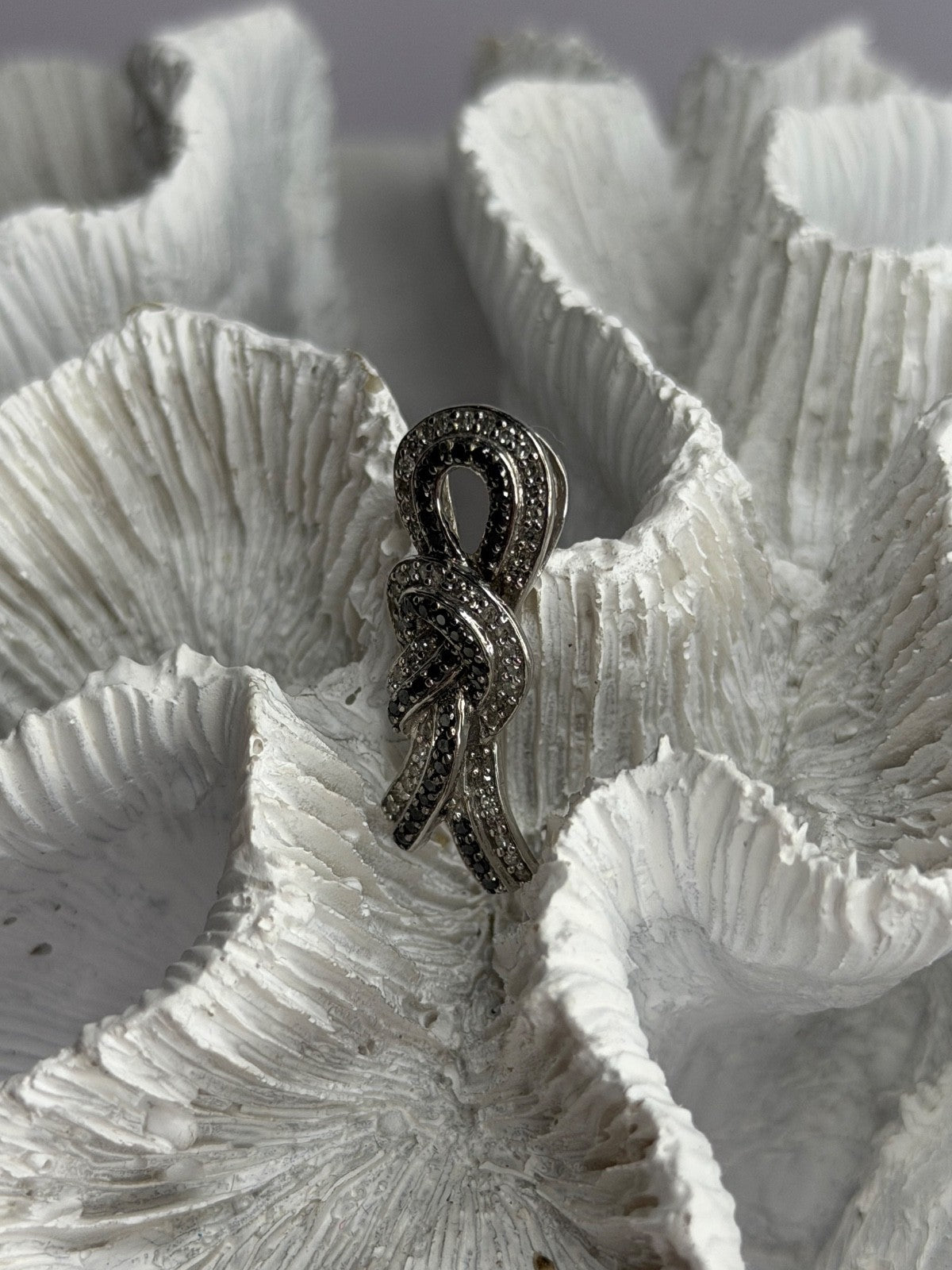 10K White Gold White & Black Diamonds Pendant