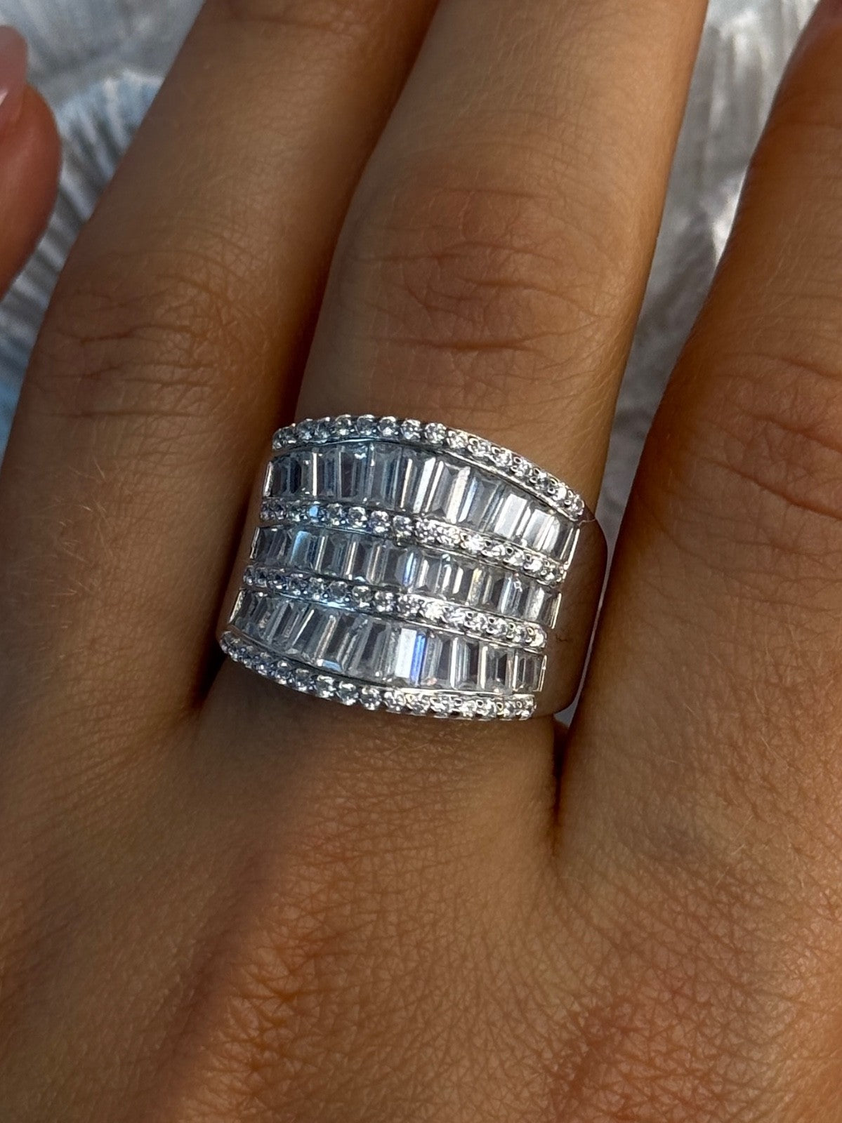 Elegant Design 925 Sterling Silver Cz Ring Size 9