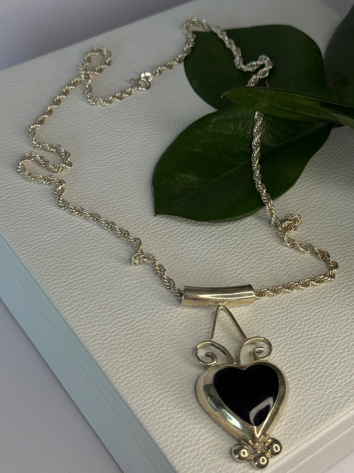925 Sterling Silver Onyx Heart Necklace Length 24 Inch