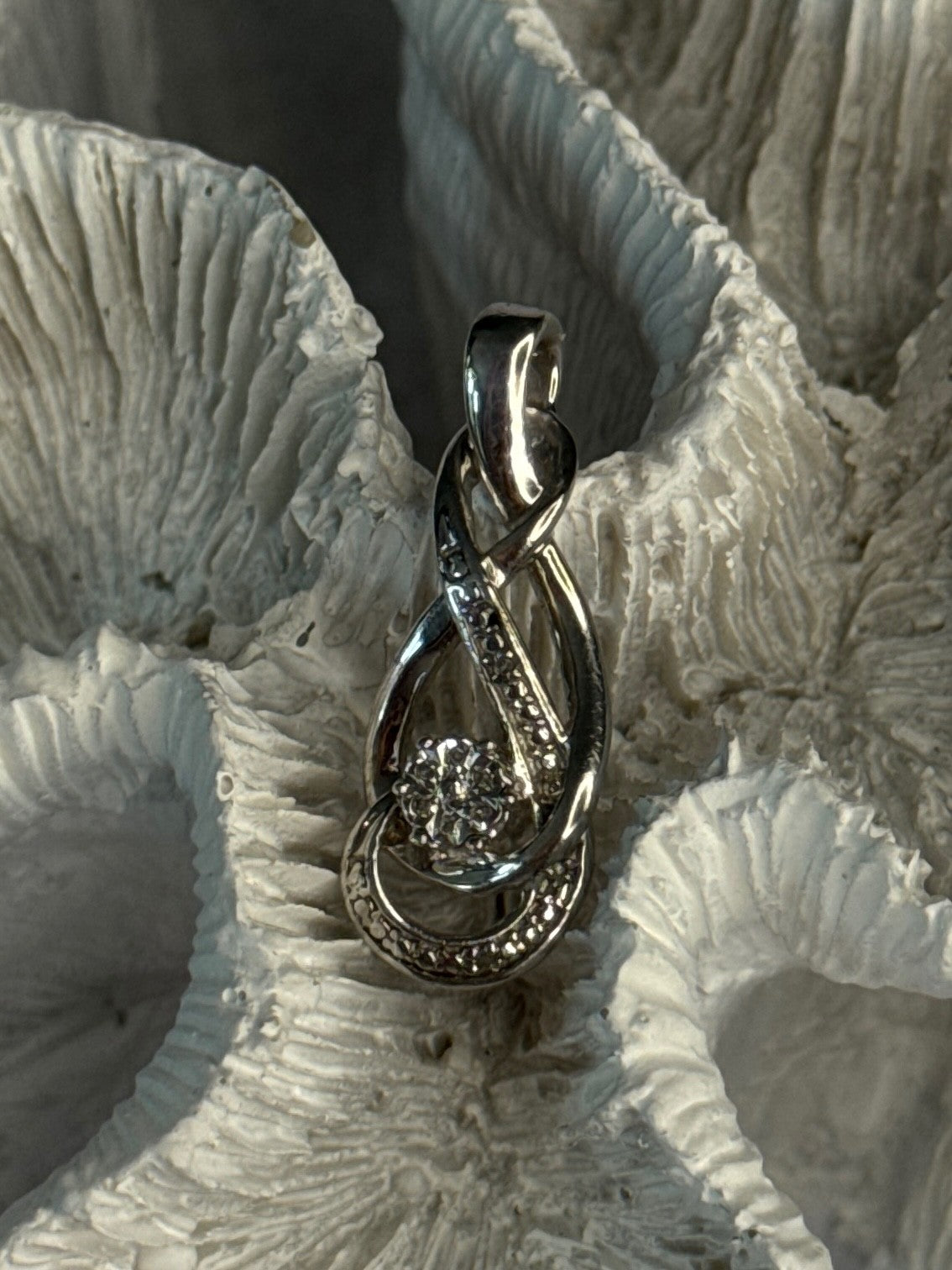 Elegant 925 Sterling Silver Diamonds Pendant Length 1.10 Inch
