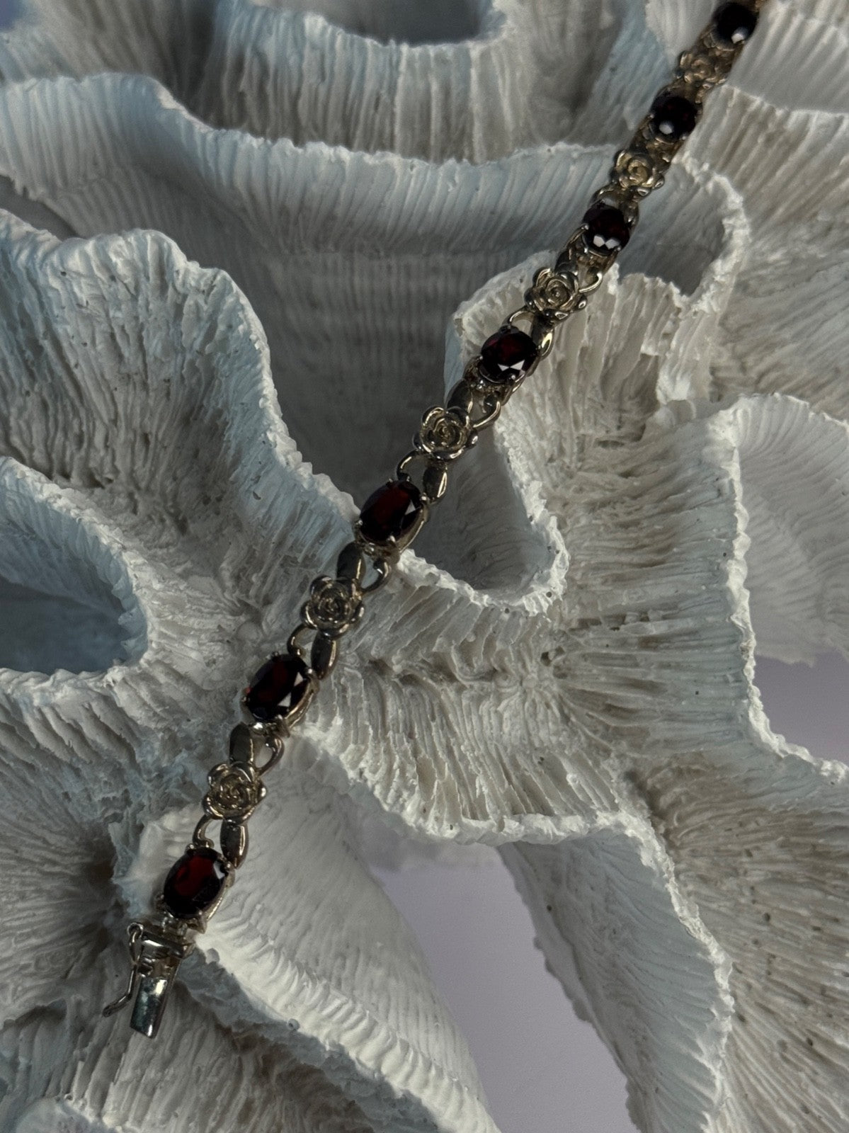 925 Sterling Silver Flower Garnet Bracelet Length 8