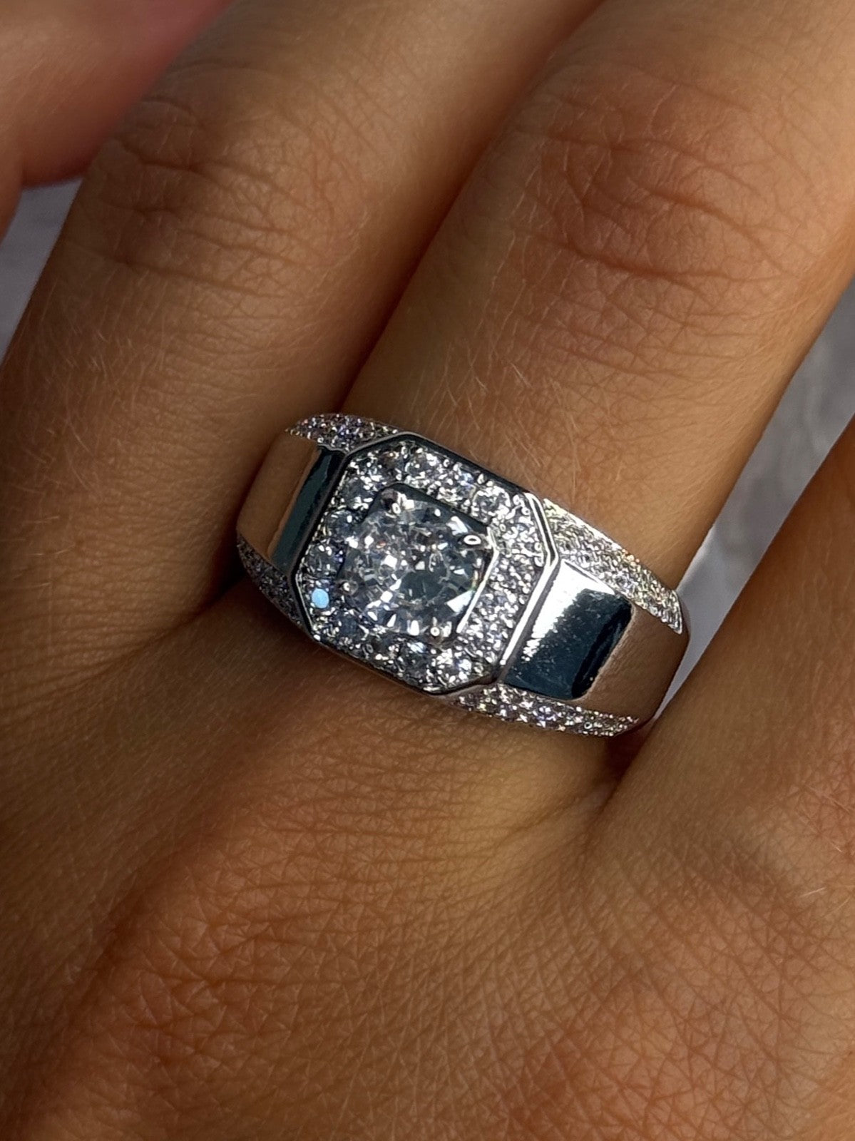 Mens 925 Sterling Silver CZ Ring Size 10