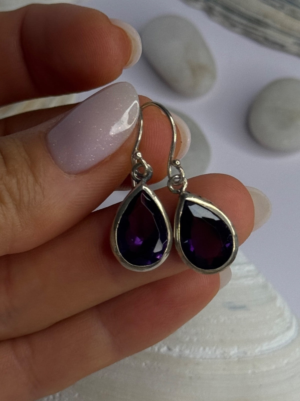 Vintage Design 925 Sterling Silver Amethyst Earrings Length 1.10 Inch
