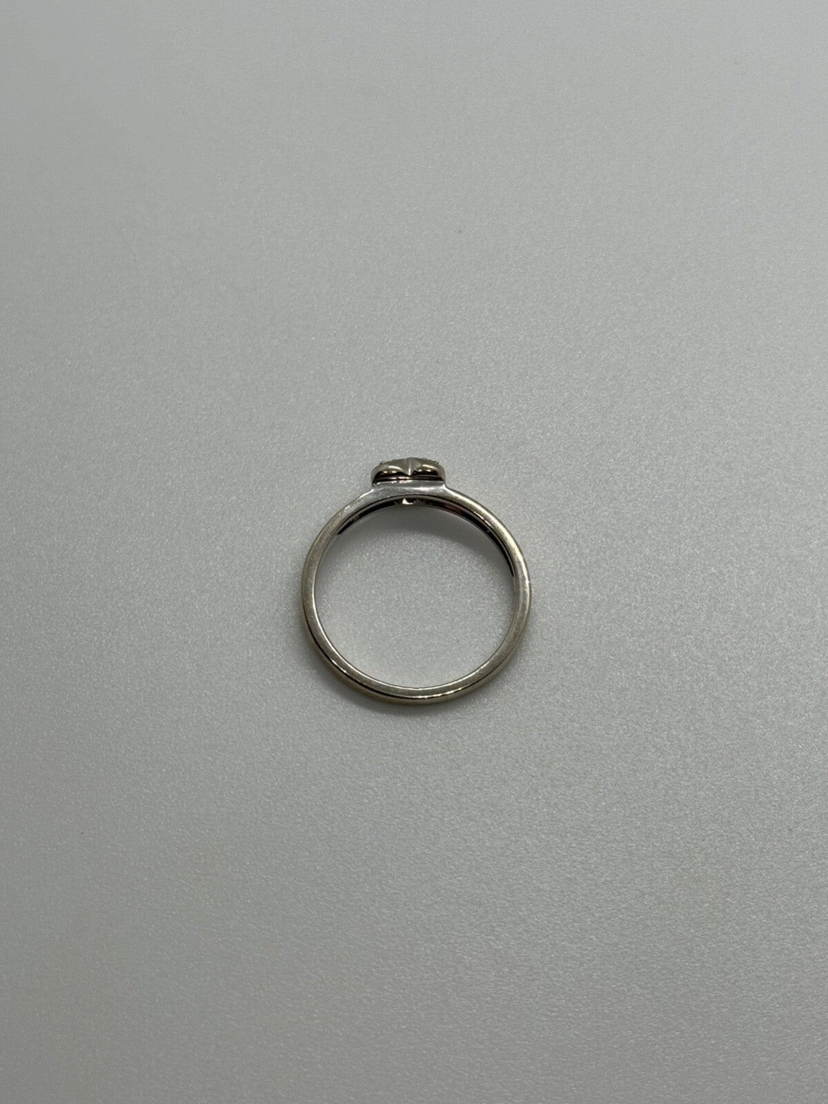 10K White Gold Diamond Heart Ring Size 6