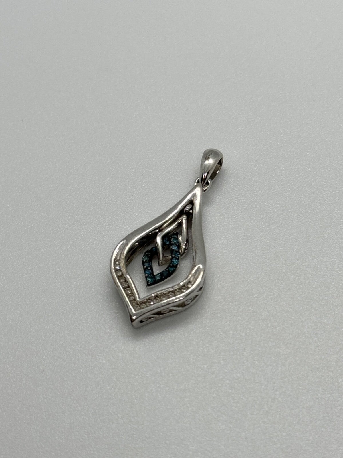 925 Sterling Silver Blue & White Spinel Pendant Length 33 Mm