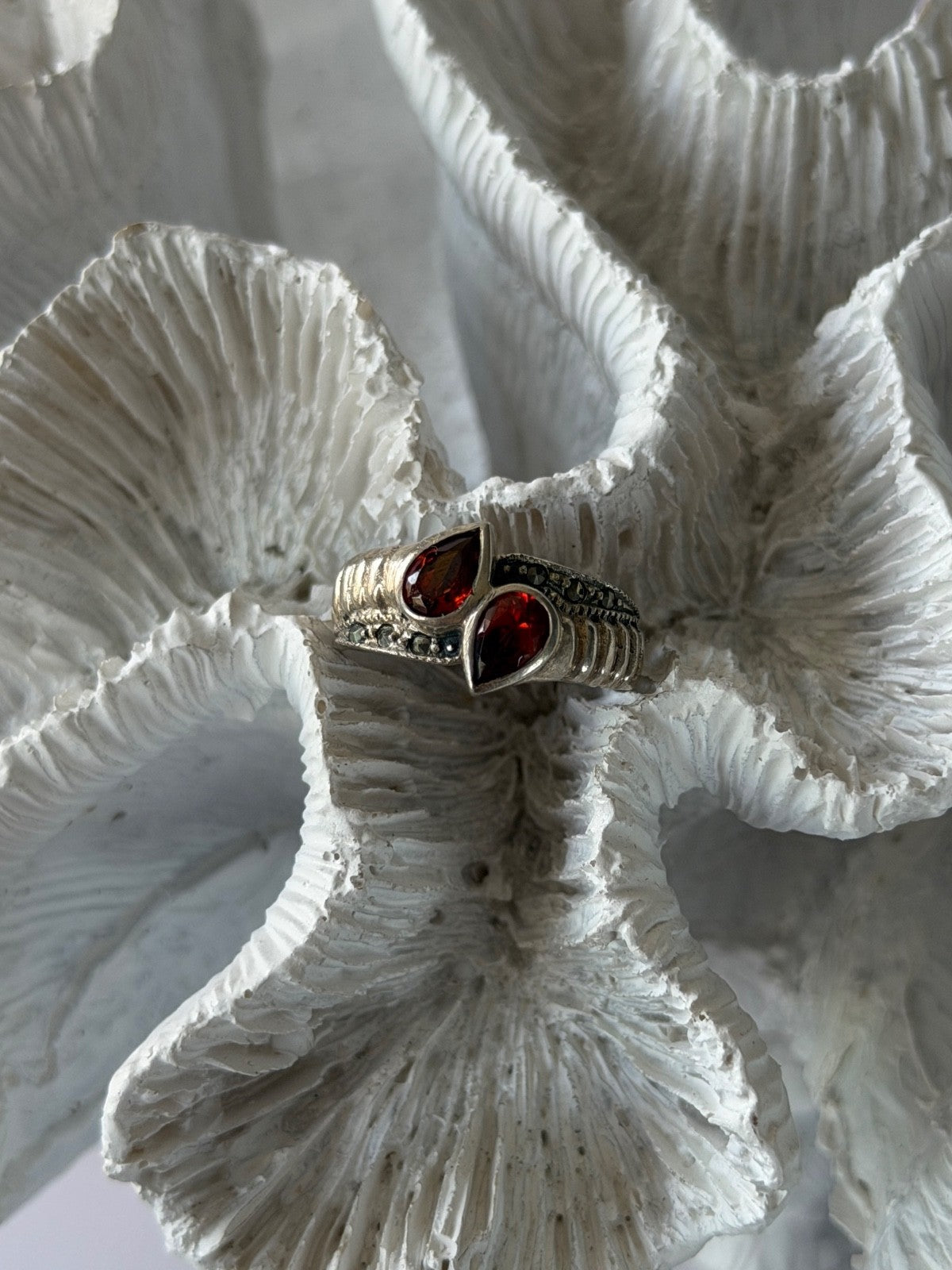 Vintage 925 Sterling Silver Garnet & Marcasite Ring Size 6