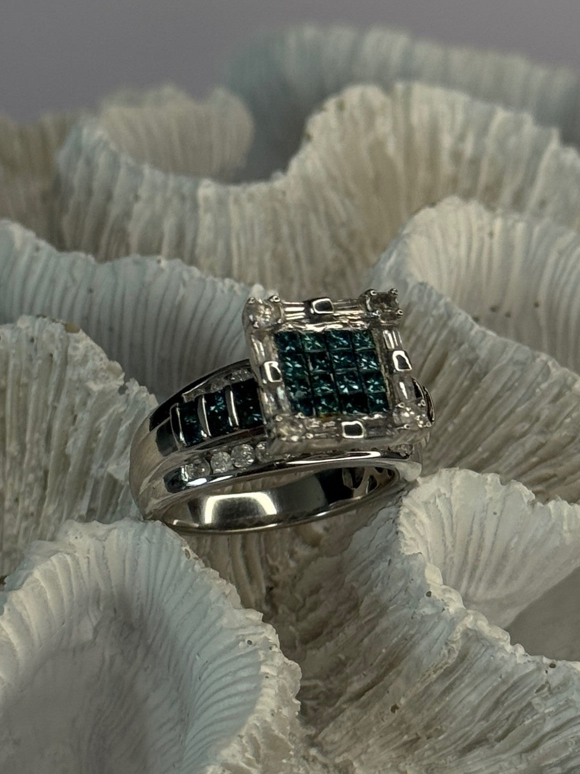 10K White Gold Aquamarine & White Topaz Ring Size 8