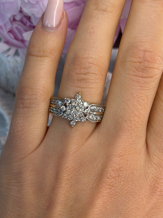 10K Yellow & White Gold Diamond Flower 1.36 ct Ring Size 7