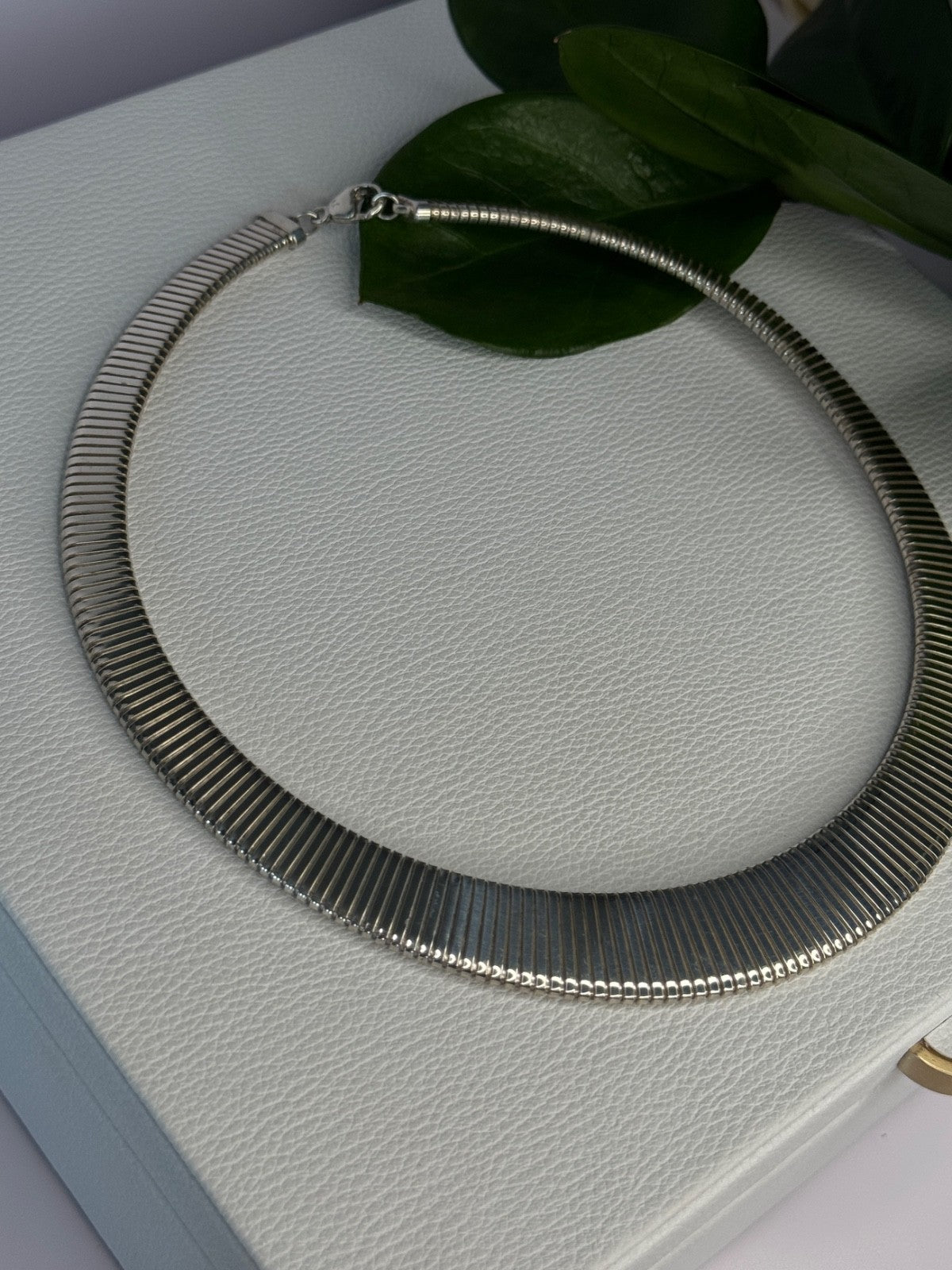 Elegant Design 925 Sterling Silver Necklace Length 17 Inch
