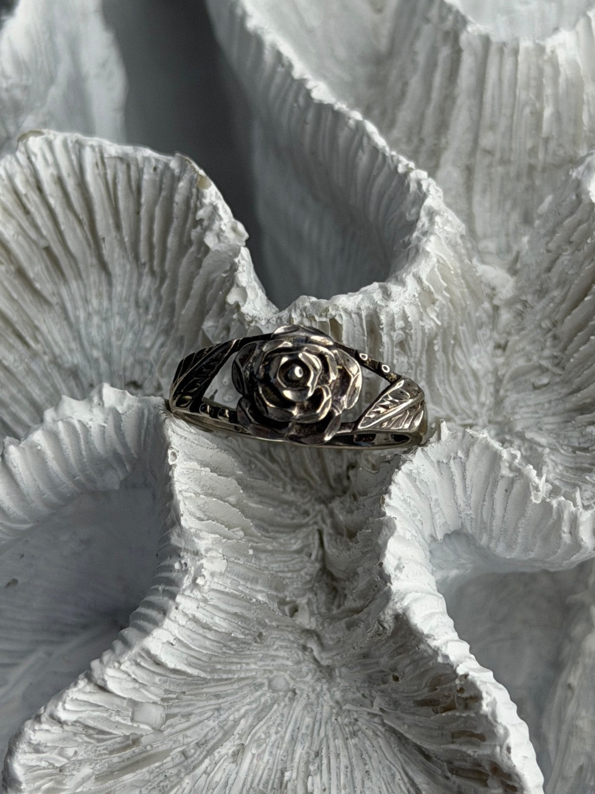 Flower Design 925 Sterling Silver Ring Size 8