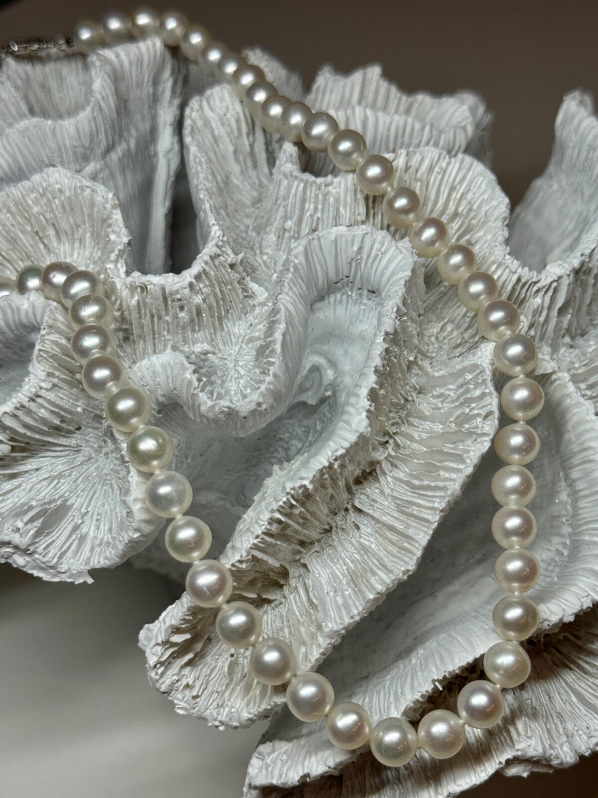 14K White Gold Clasp Fresh Water Pearl Necklace 18 Inch